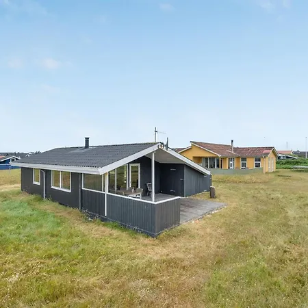 Svea - 400m From The Sea By Interhome